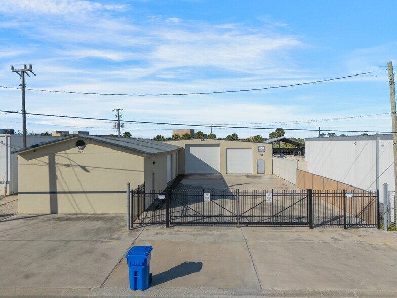 218 Seaboard Ave, Venice, FL à louer - Photo de l’immeuble – Image 3 sur 12