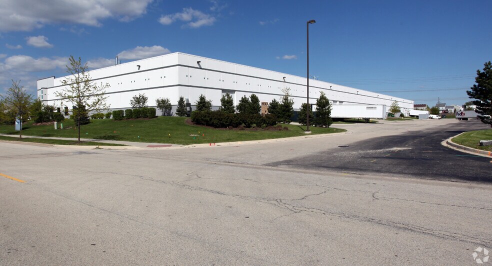 594 Territorial Dr, Bolingbrook, IL à louer - Photo de l’immeuble – Image 2 sur 7