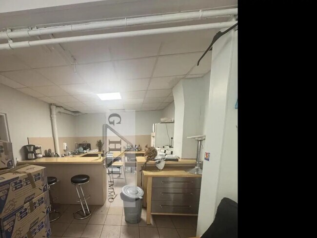 Plus de détails pour Bureau, Industriel/Logistique à louer