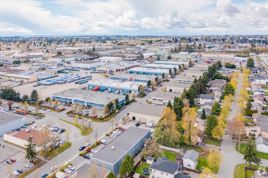 13290 78th Ave, Surrey, BC à louer - Photo de l’immeuble – Image 3 sur 5