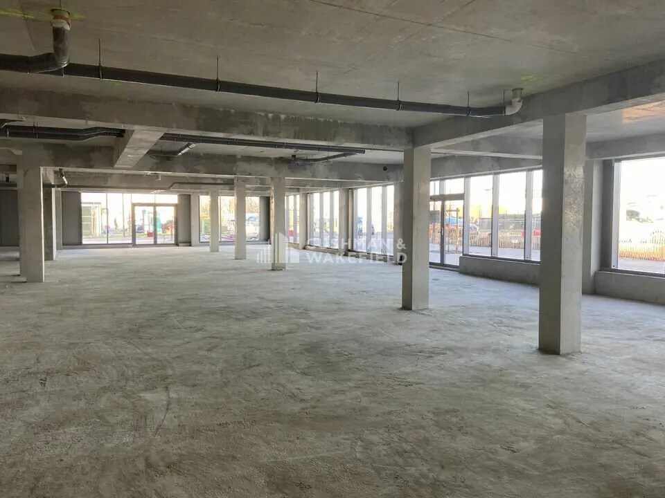 Local commercial dans Bruges à louer Photo de l’immeuble– Image 1 sur 13