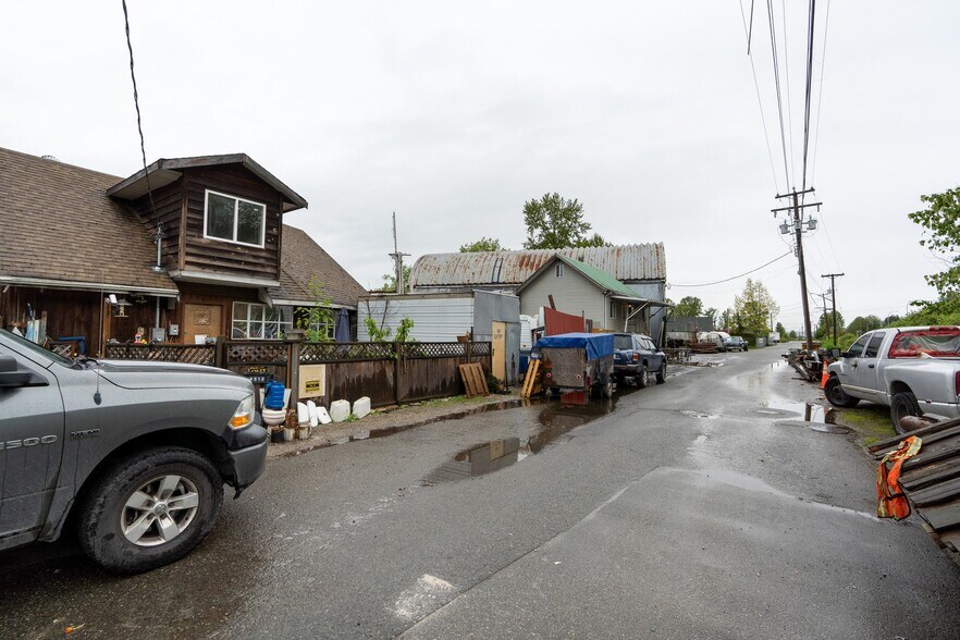9513 Gunderson Rd, Delta, BC à vendre - Photo de l’immeuble – Image 3 sur 4