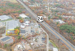 8 Carver Cir, Canton, MA - Vue aérienne  vue de carte - Image1