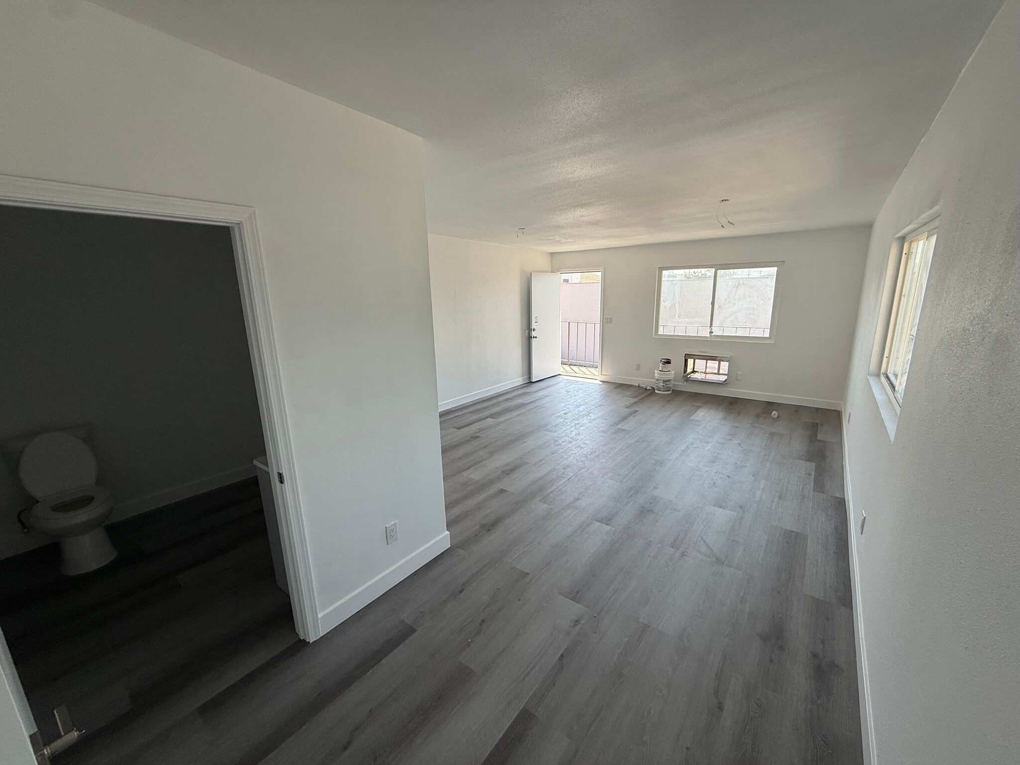 1022-28 Broadway, El Cajon, CA à louer Photo intérieure– Image 1 sur 3