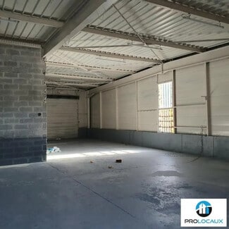 Plus de détails pour Local d'activités à louer
