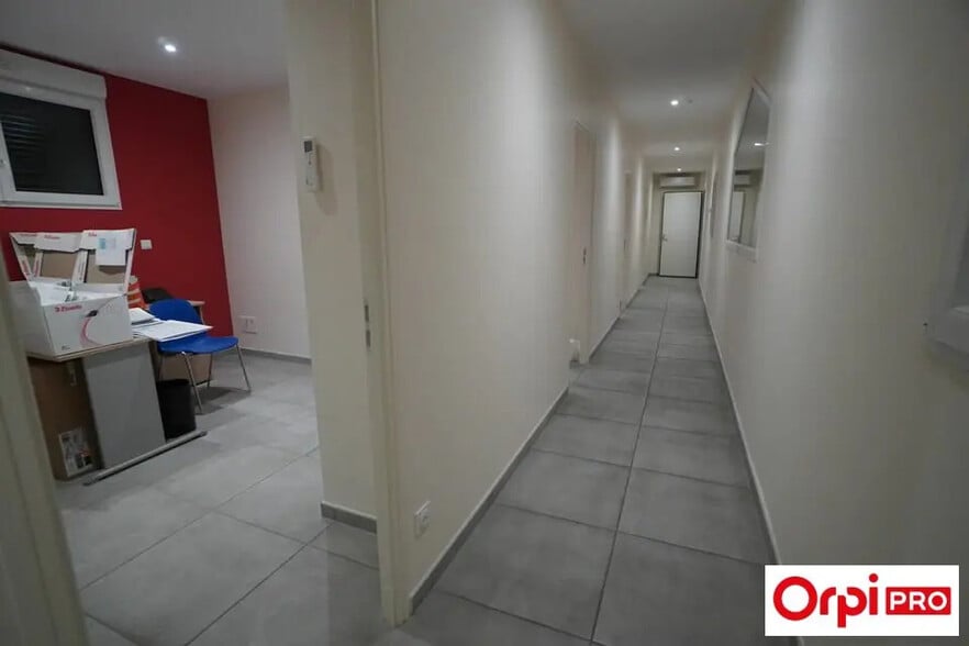 Local d'activités dans Quetigny à vendre - Photo de l’immeuble – Image 3 sur 9