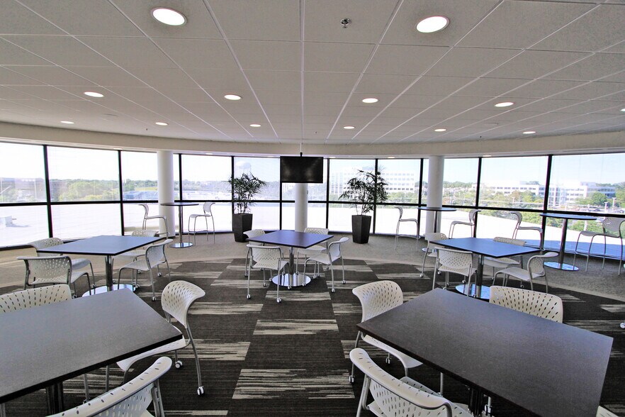 570 Lake Cook Rd, Deerfield, IL à louer - Photo intérieure – Image 3 sur 4