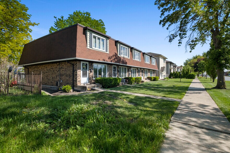 921 S La Grange Rd, La Grange, IL à vendre - Photo de l’immeuble – Image 2 sur 12