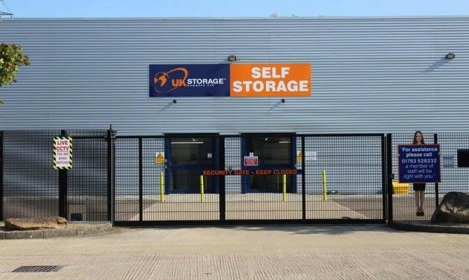 22-23 Westmead Industrial Estate, Swindon à louer - Photo de l’immeuble – Image 1 sur 5