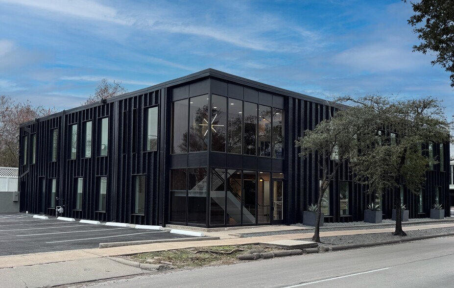 2120 Montrose Blvd, Houston, TX à louer - Photo de l’immeuble – Image 3 sur 9