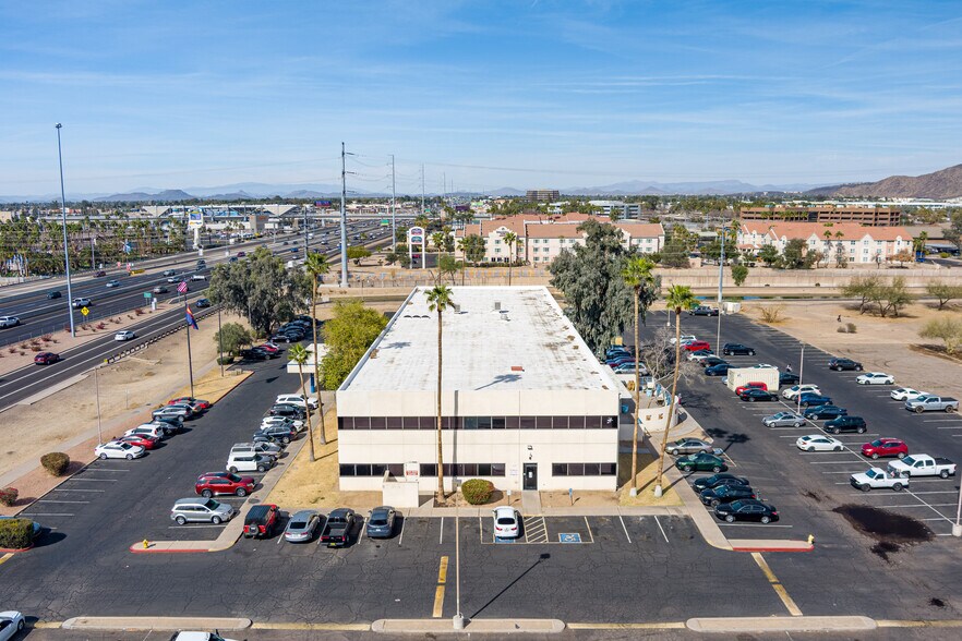 9215 N Black Canyon Fwy, Phoenix, AZ à louer - Photo de l’immeuble – Image 2 sur 10