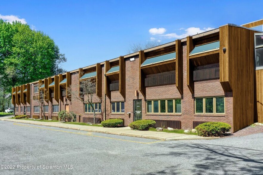 200 Main St, Blakely, PA à louer - Photo de l’immeuble – Image 2 sur 8