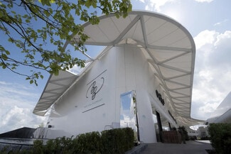 Plus de détails pour Local commercial à louer