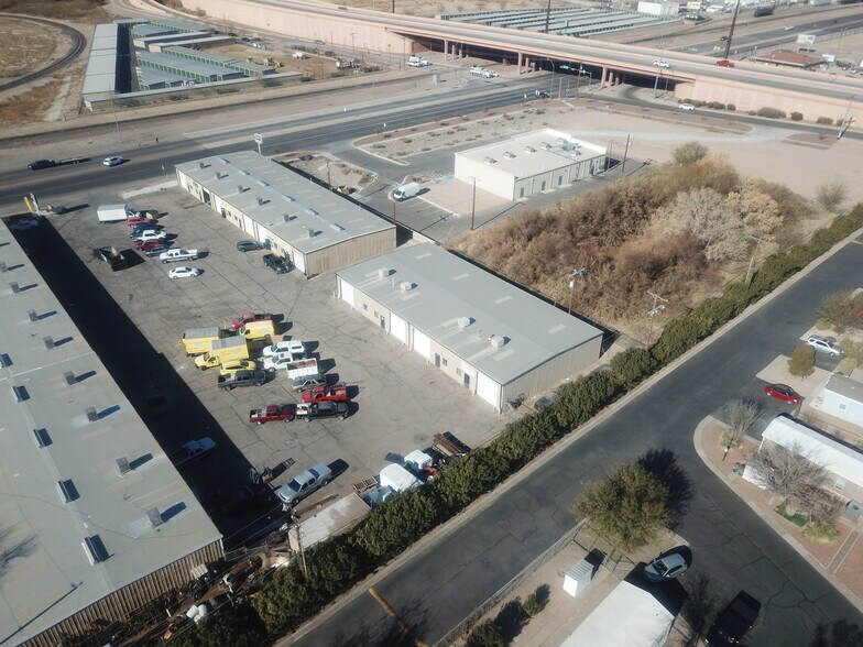 6180 Doniphan Dr, El Paso, TX à louer - Photo de l’immeuble – Image 2 sur 4