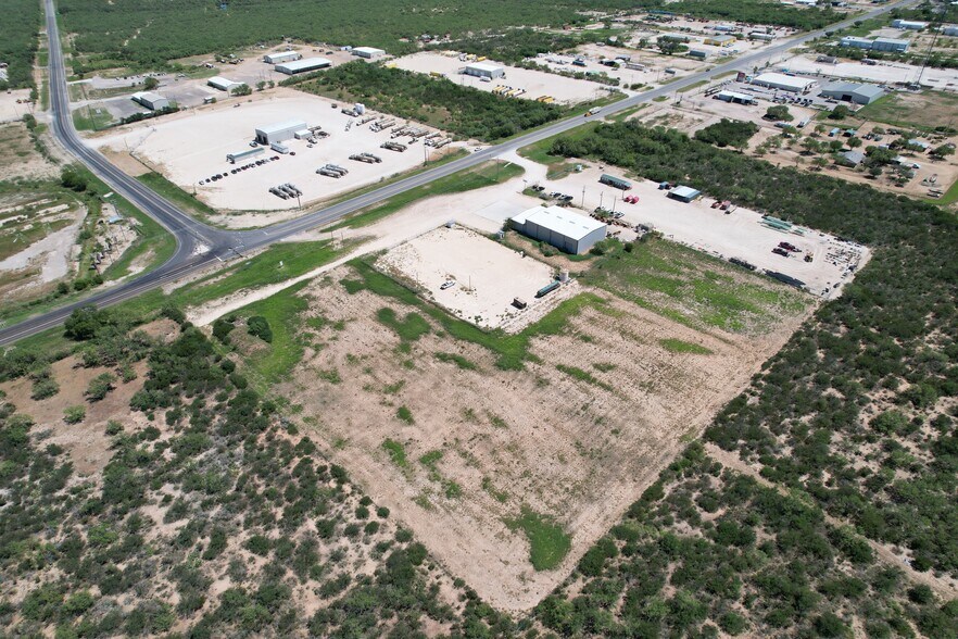 3509 Us 277, Carrizo Springs, TX à louer - Photo de l’immeuble – Image 3 sur 3