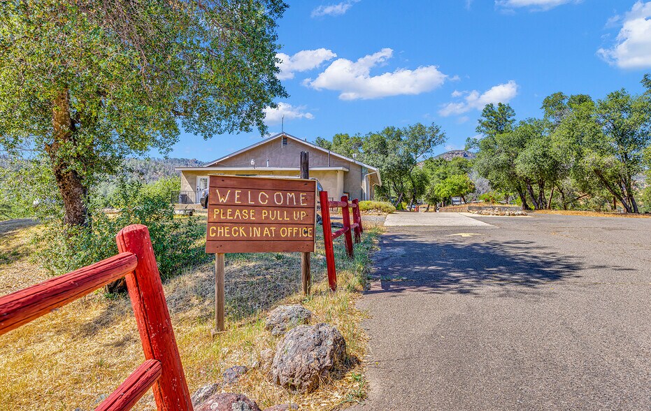 14216 Bear Mountain Rd, Redding, CA à vendre - Photo de l’immeuble – Image 3 sur 29