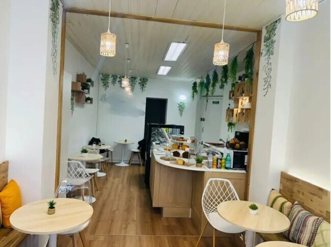 Plus de détails pour Local commercial à louer