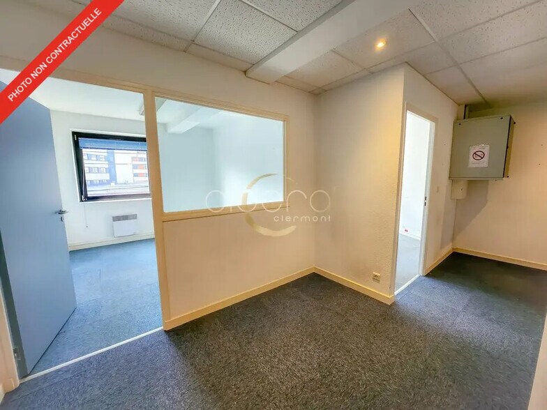 Bureau dans Clermont-Ferrand à louer - Photo de l’immeuble – Image 1 sur 17