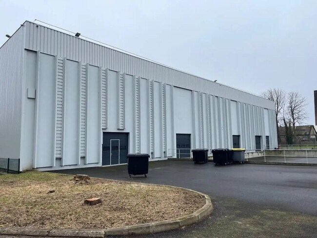 Plus de détails pour Bureau, Industriel/Logistique à louer