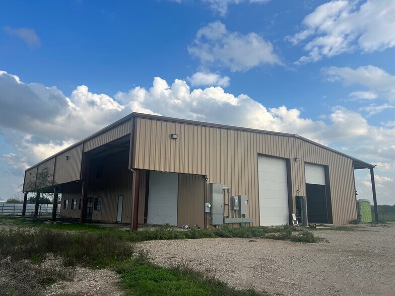 36847 Richard Frey Rd, Hempstead, TX à louer - Photo principale – Image 3 sur 30