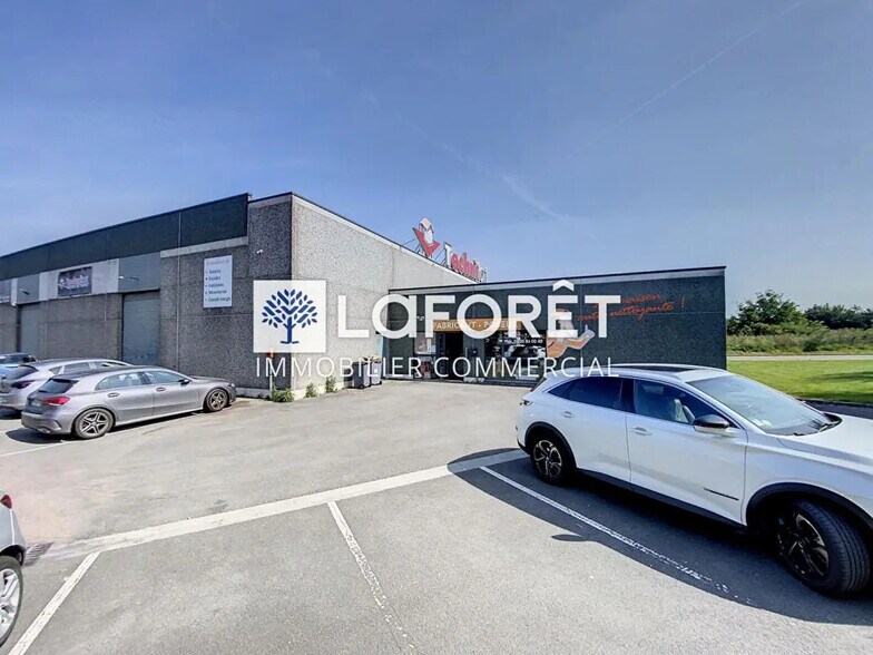 Local d’activités dans Roncq à louer - Photo de l’immeuble – Image 1 sur 8