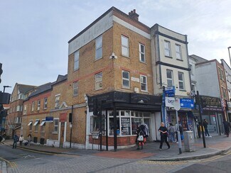 Plus de détails pour 59 Woolwich New Rd, Londres - Local commercial à vendre