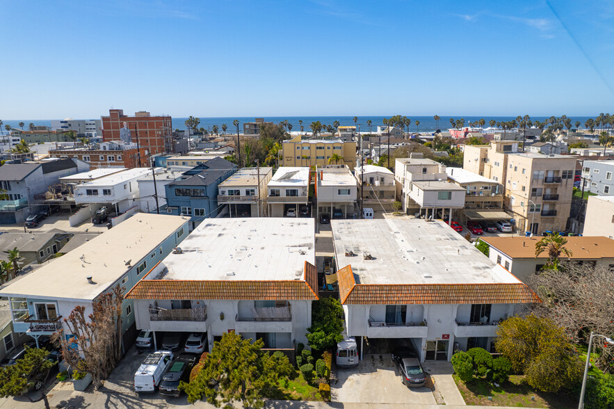 1921 Canal St, Venice, CA à vendre - Photo de l’immeuble – Image 2 sur 12