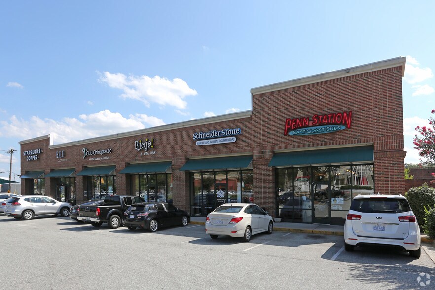 1603 Battleground Ave, Greensboro, NC à louer - Photo de l’immeuble – Image 1 sur 3