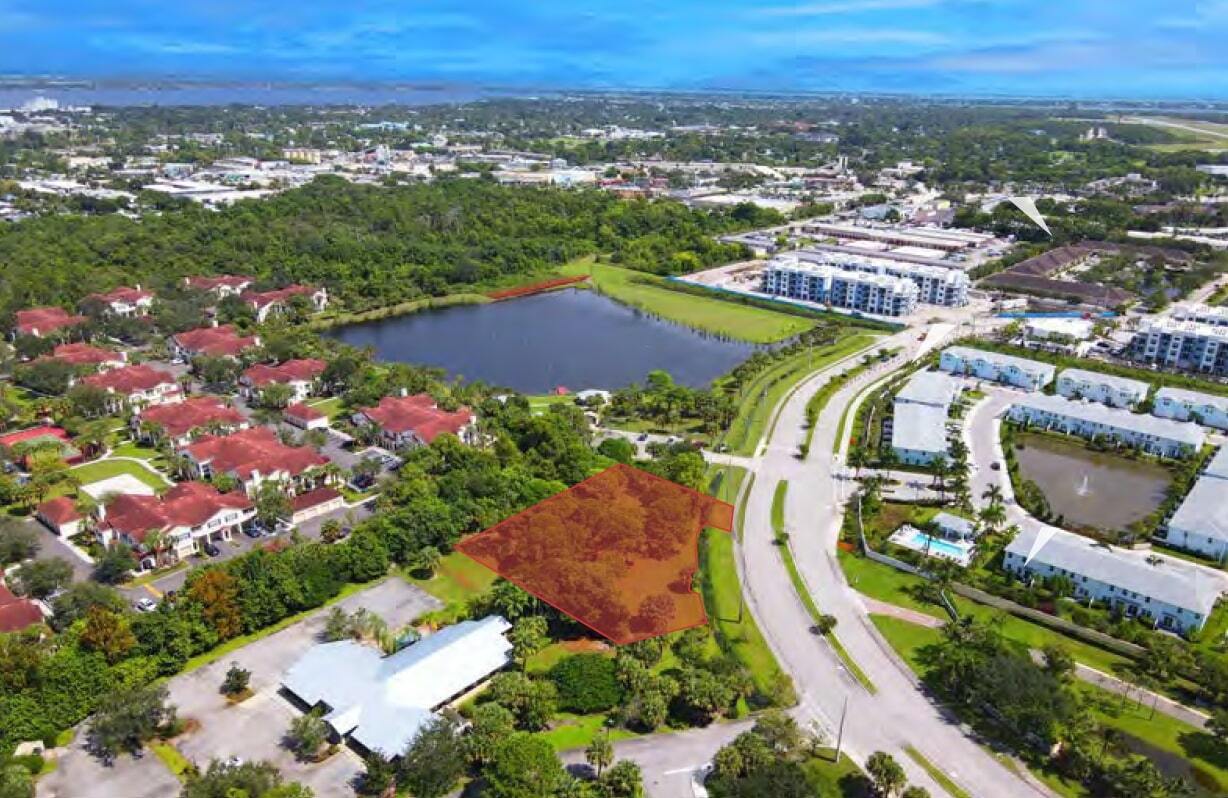 211 SE Central Pky, Stuart, FL à vendre Photo principale– Image 1 sur 10