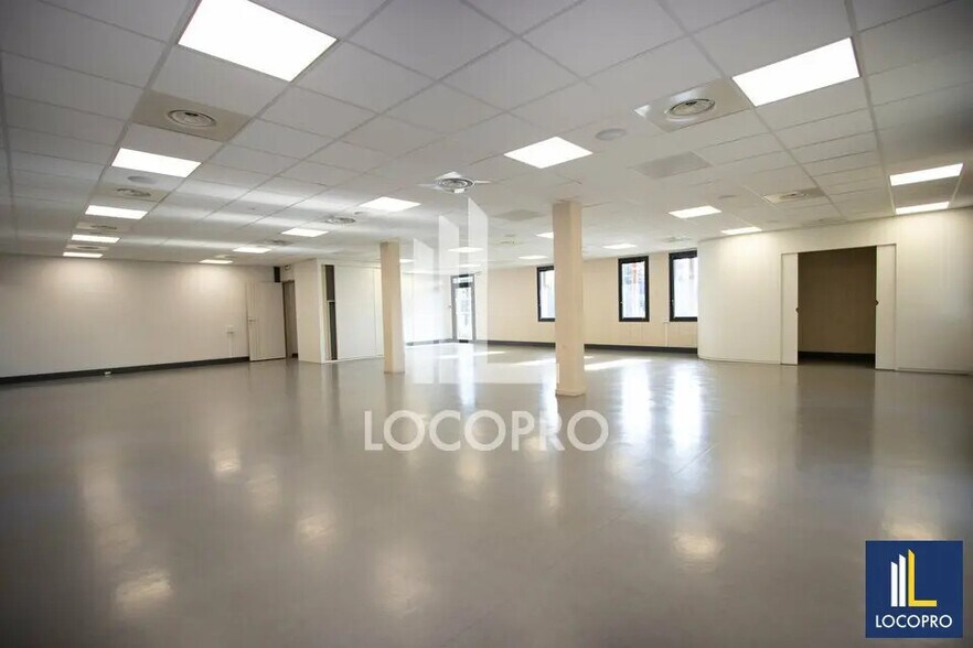 Bureau dans Aix-en-Provence à louer - Photo de l’immeuble – Image 2 sur 9