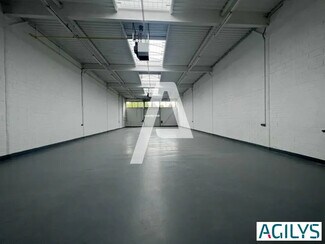 Plus de détails pour Local d'activités à louer