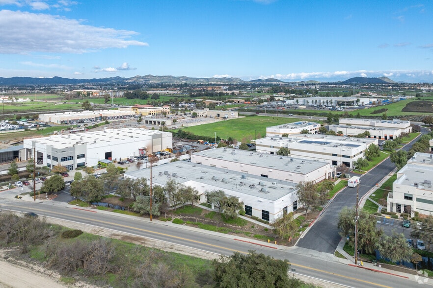 25819 Jefferson Ave, Murrieta, CA à louer - Aérien – Image 2 sur 6