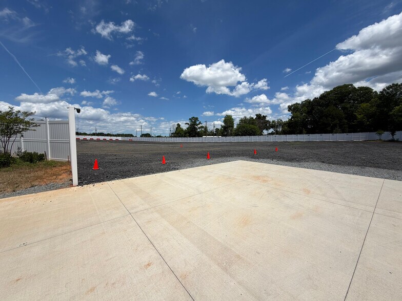 160 N Anderson Rd, Rock Hill, SC à vendre - Photo de la construction – Image 1 sur 4