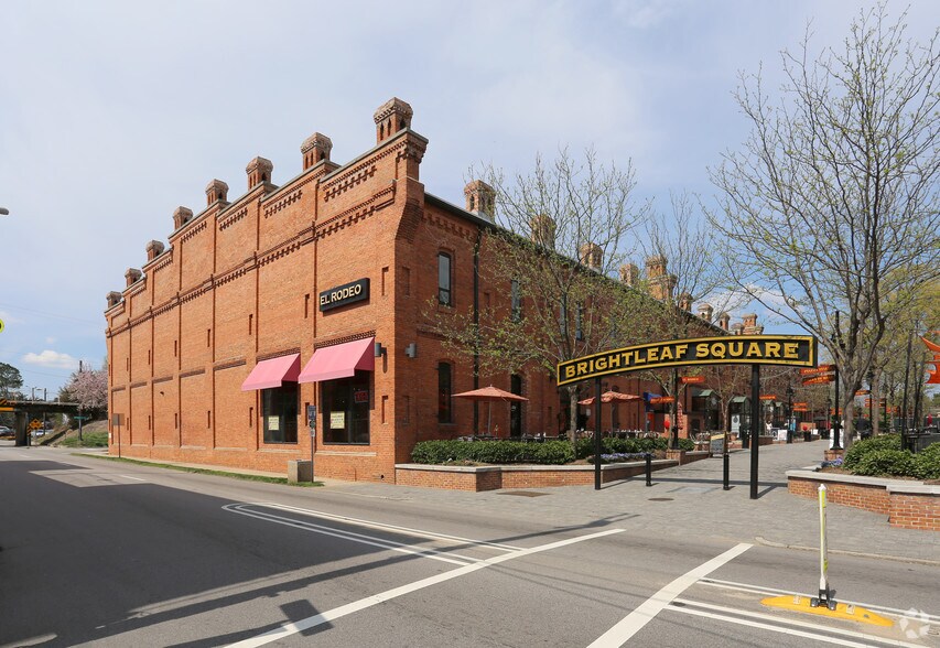 905 W Main St, Durham, NC à louer - Photo de l’immeuble – Image 2 sur 15