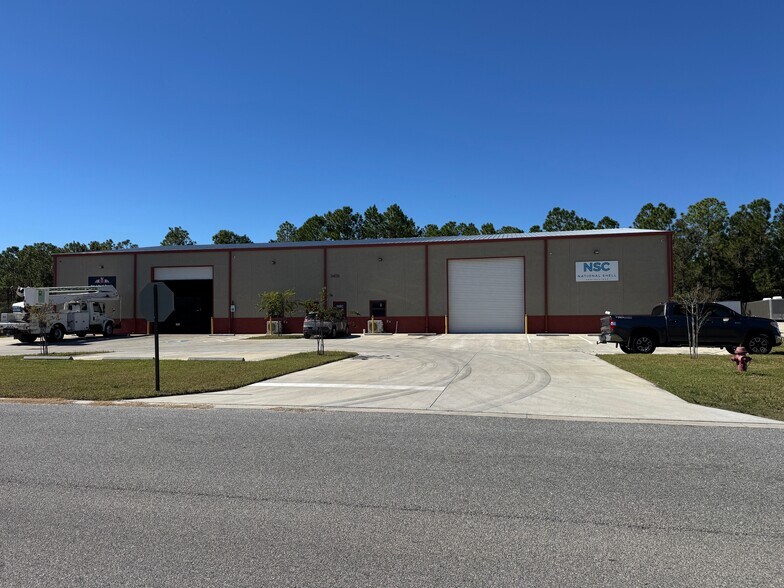 3405 Steel Rail Dr, Bunnell, FL à vendre - Photo de l’immeuble – Image 3 sur 8