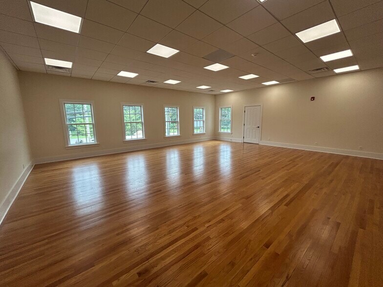 6 Glen Rd, Sandy Hook, CT à louer - Photo de l’immeuble – Image 3 sur 6