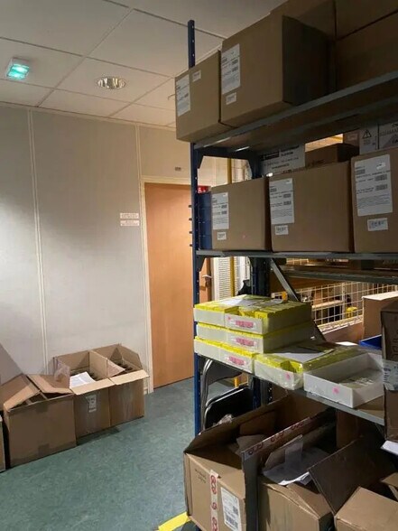 Bureau dans Morangis à vendre - Photo intérieure – Image 1 sur 8