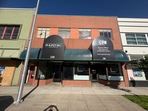 216-222 Commercial St NE, Salem, OR à louer Photo intérieure– Image 1 sur 14