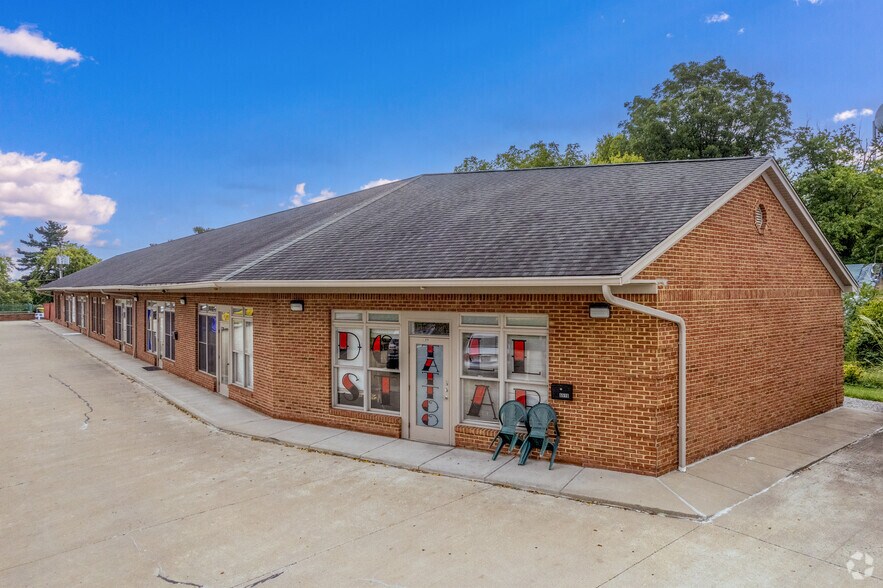 651 Cincinnati Batavia Pike, Cincinnati, OH à louer - Photo de l’immeuble – Image 3 sur 4