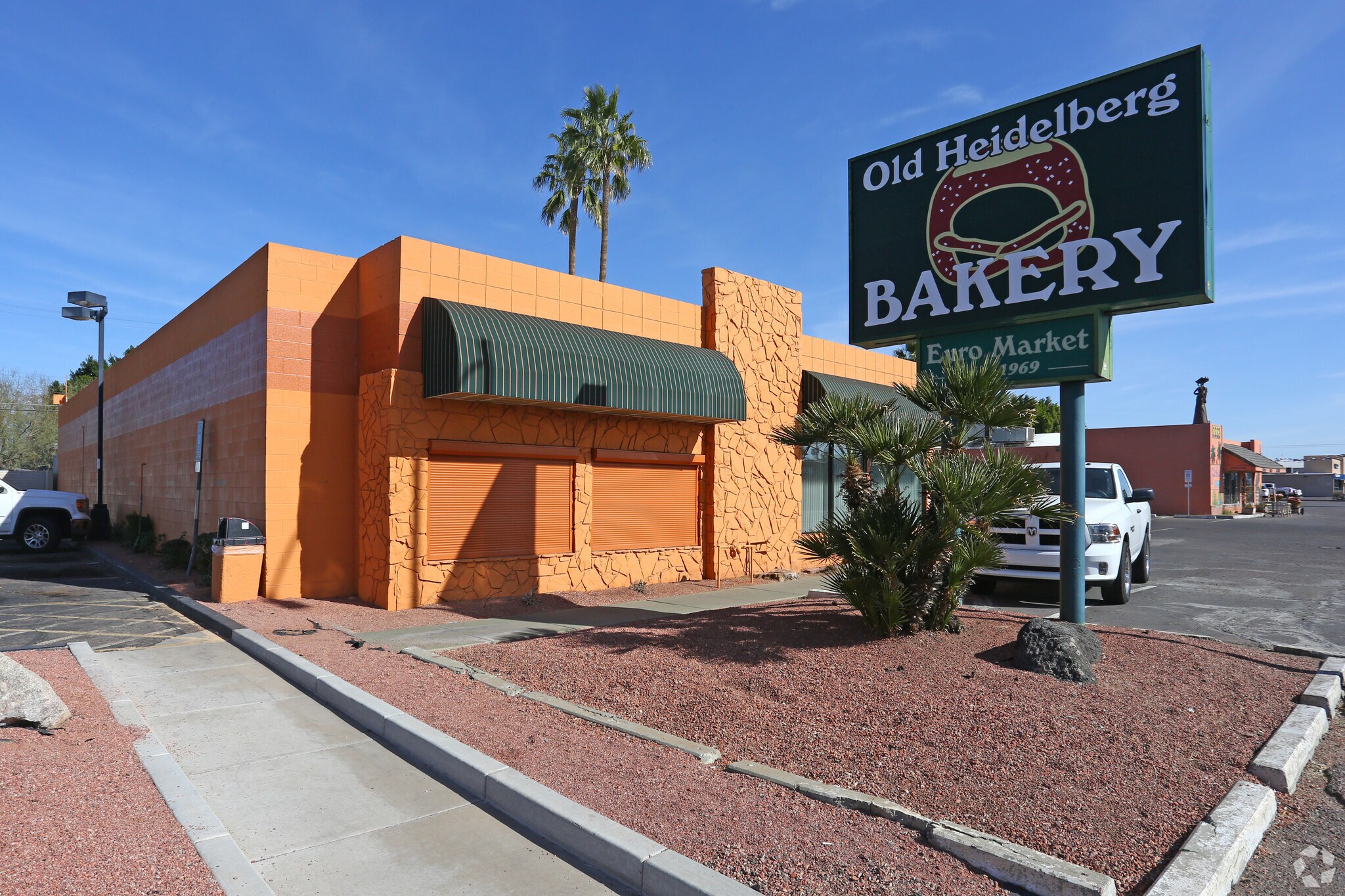 2210 E Indian School Rd, Phoenix, AZ à vendre Photo principale– Image 1 sur 5