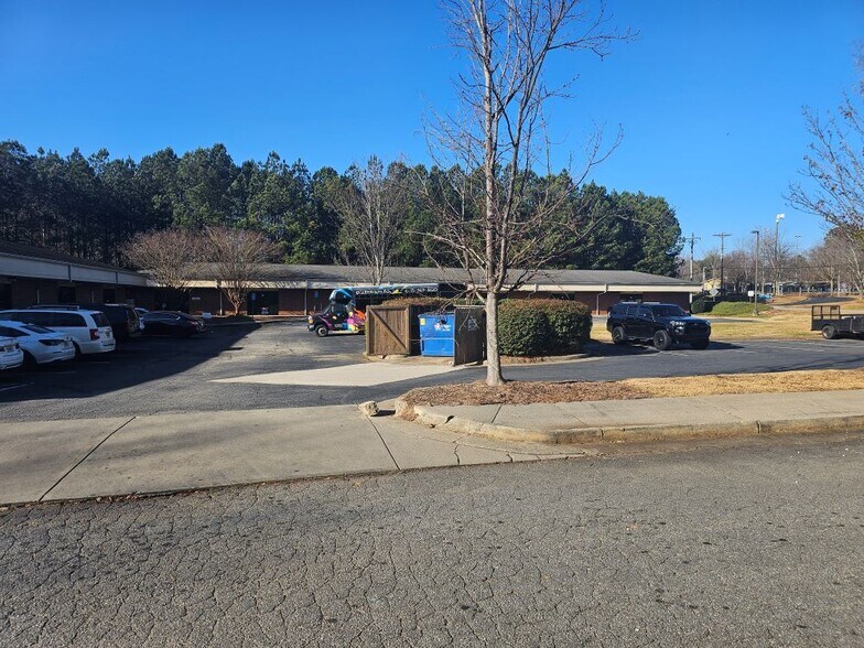 5509 Radford Rd, Flowery Branch, GA à vendre - Photo de l’immeuble – Image 3 sur 6