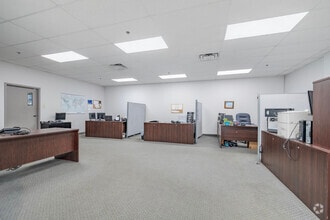 81 Boul Brunswick, Dollard-des-Ormeaux, QC à louer Photo intérieure– Image 2 sur 16