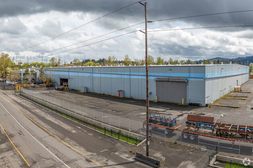 9040 N Burgard Way, Portland, OR à vendre - Photo de l’immeuble – Image 3 sur 6