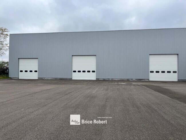 Plus de détails pour 101 Rue du Dauphiné, Saint-Priest - Local d’activités à vendre