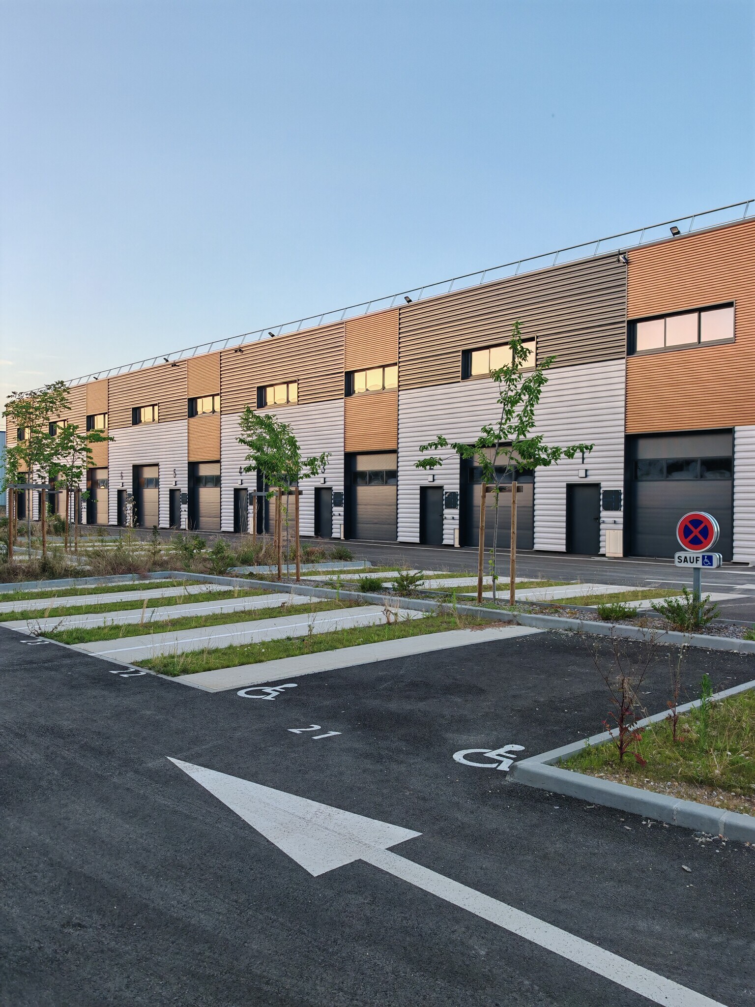 5 Allée Jacques Delors, Gradignan à louer Photo de l’immeuble– Image 1 sur 8