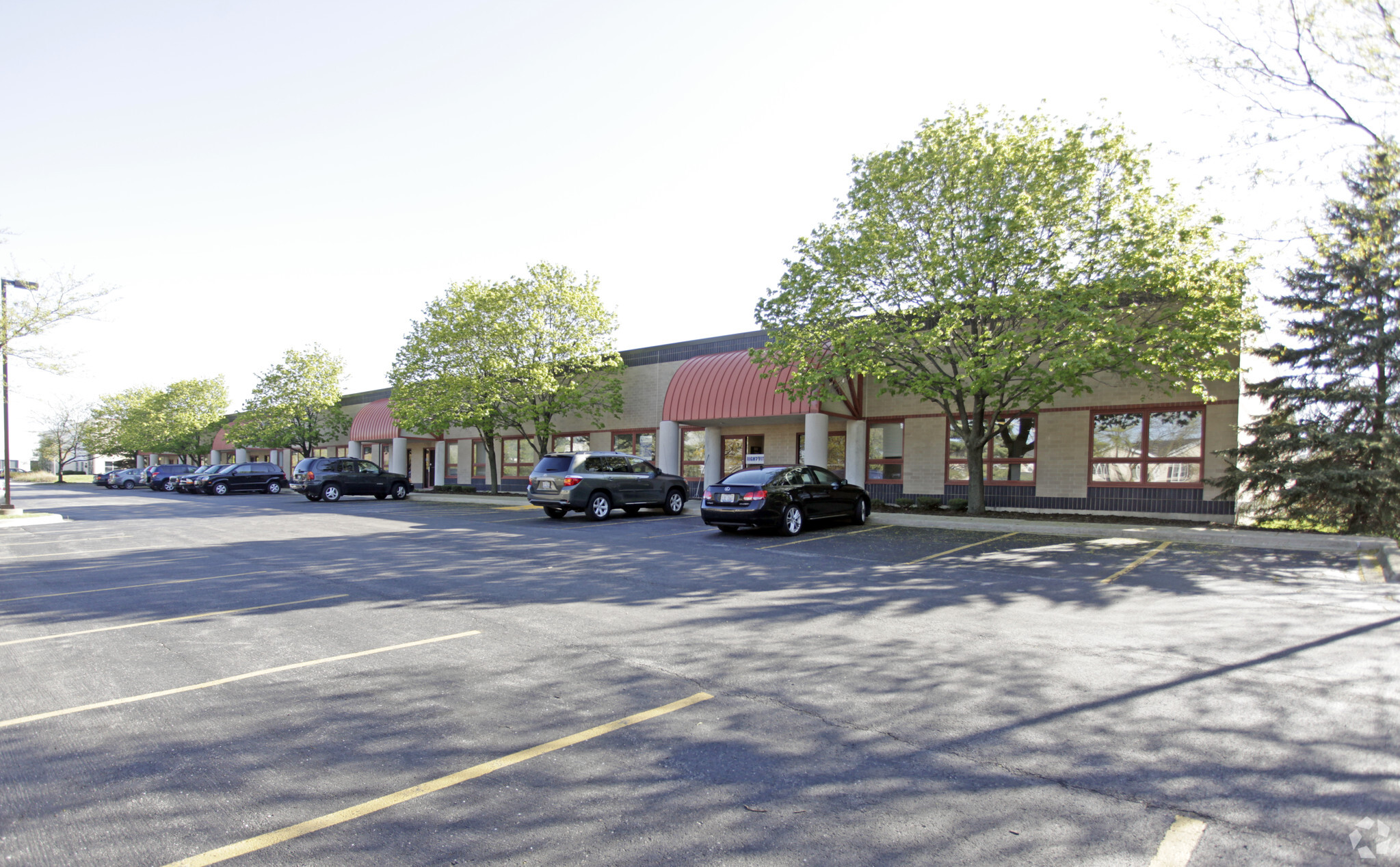 7101 S Adams St, Willowbrook, IL à louer Photo de l’immeuble– Image 1 sur 8