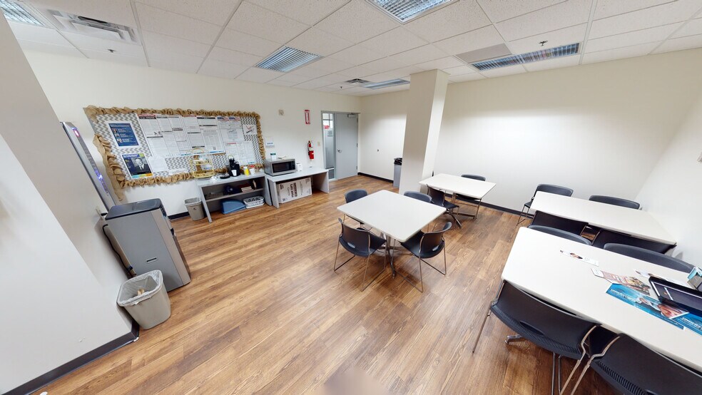 5025 Bradford Dr, Huntsville, AL à louer - Photo intérieure – Image 2 sur 14