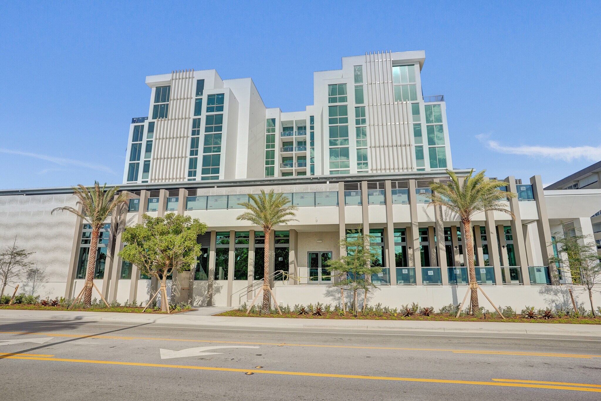 305-317 Briny Ave, Pompano Beach, FL à louer Photo principale– Image 1 sur 16