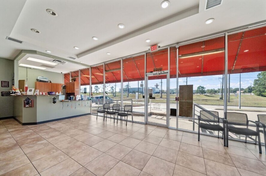 10205 Birchridge Dr, Humble, TX à vendre - Photo intérieure – Image 3 sur 5