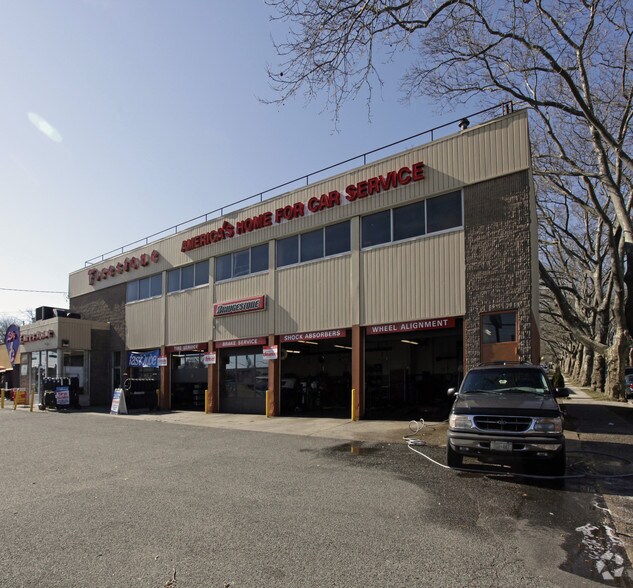 2551 Hylan Blvd, Staten Island, NY à vendre - Photo de l’immeuble – Image 2 sur 2